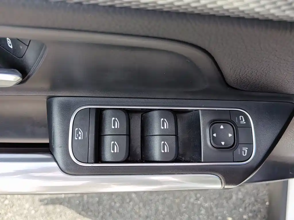Mercedes-Benz GLA — миниатюра 13
