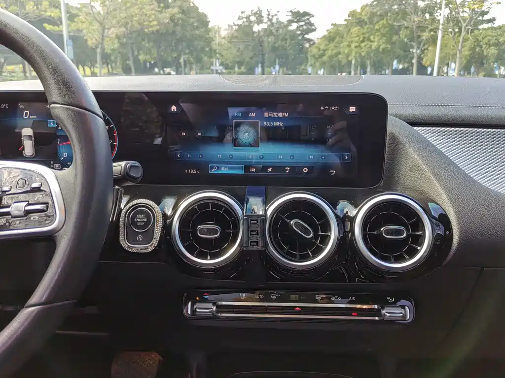 Mercedes-Benz GLA — миниатюра 28