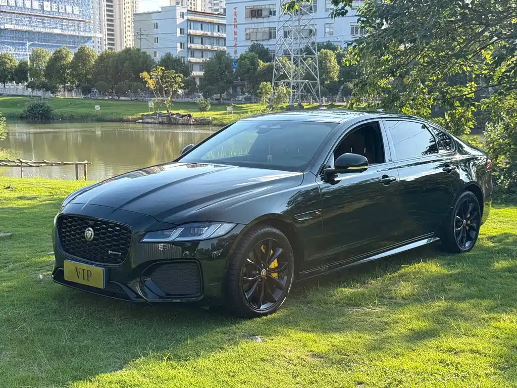 Jaguar XFL