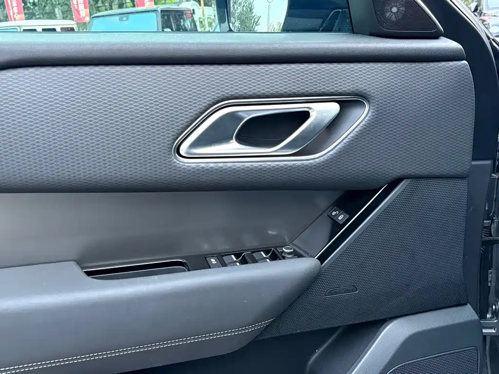 Land Rover Velar — миниатюра 7