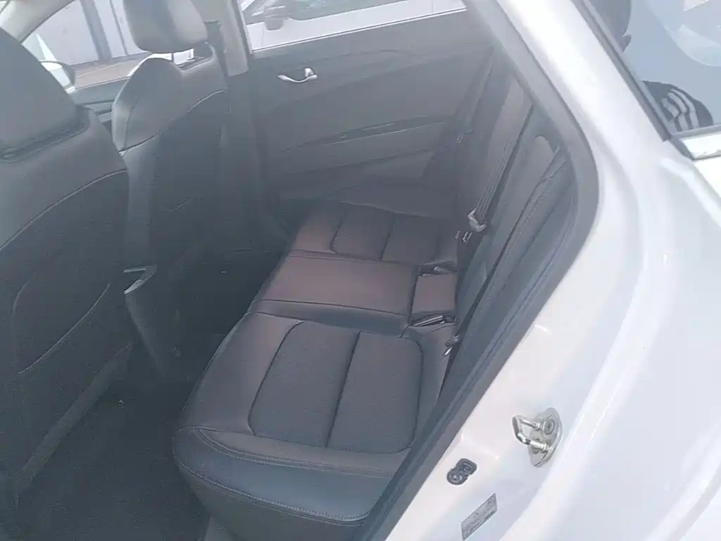 Changan Eado New Energy — миниатюра 17