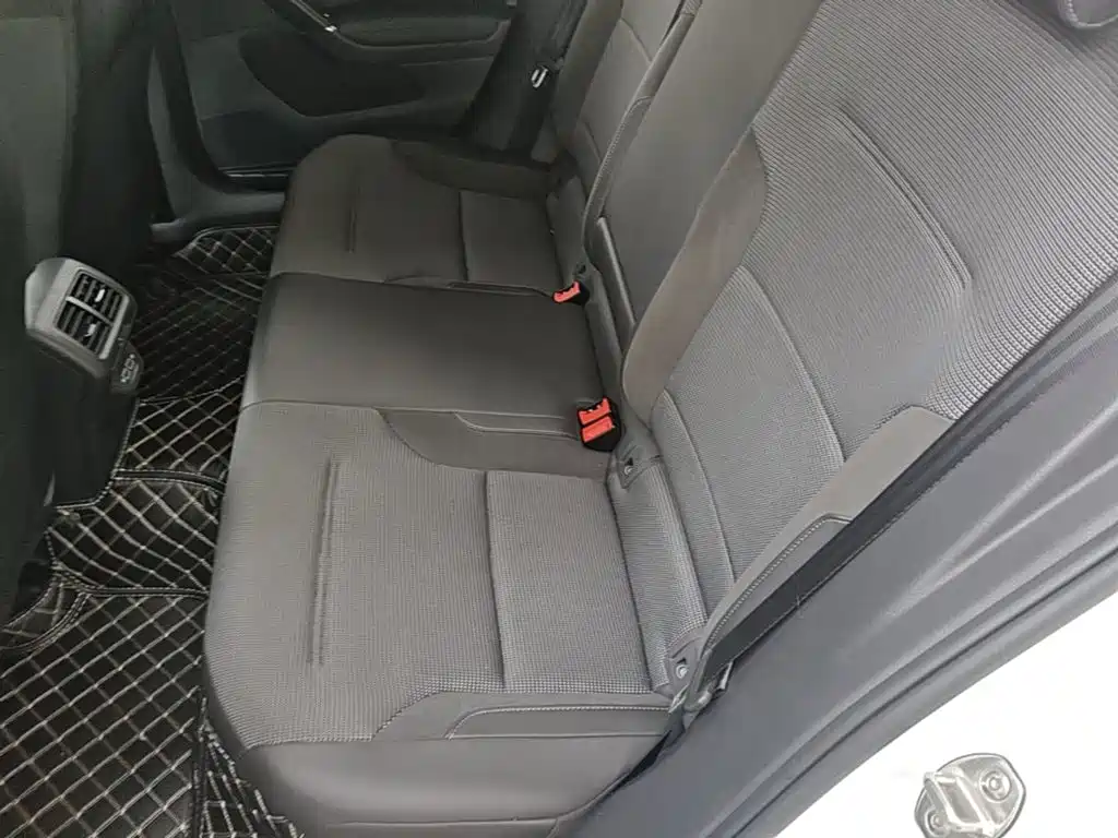 Volkswagen Golf — миниатюра 17