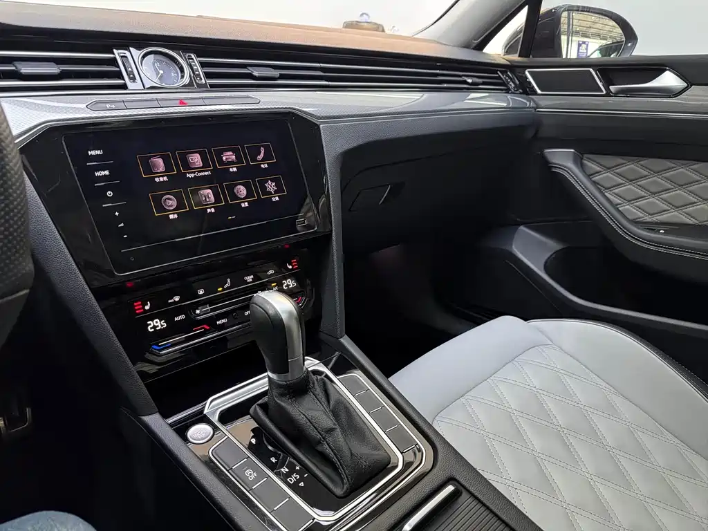 Volkswagen Magotan — миниатюра 12