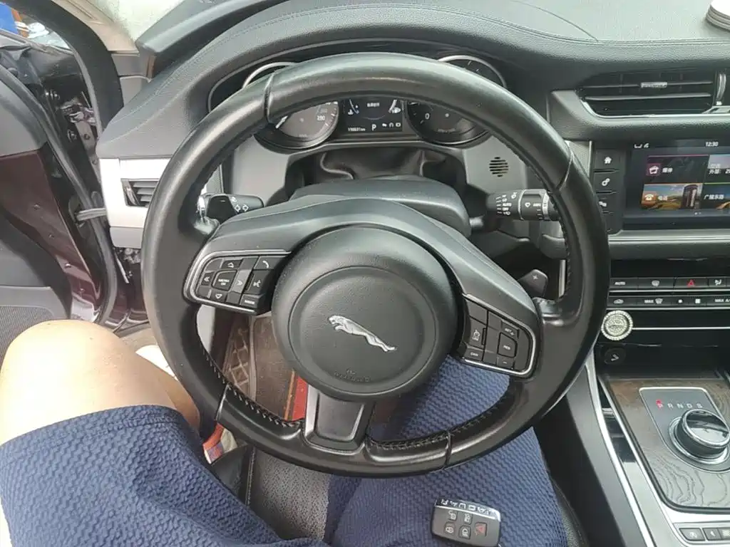 Jaguar XFL — миниатюра 11