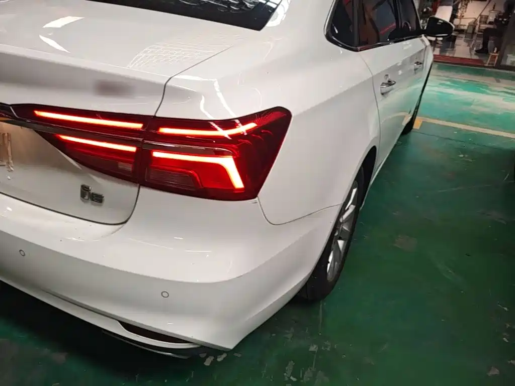 Roewe i6 Classic — миниатюра 8