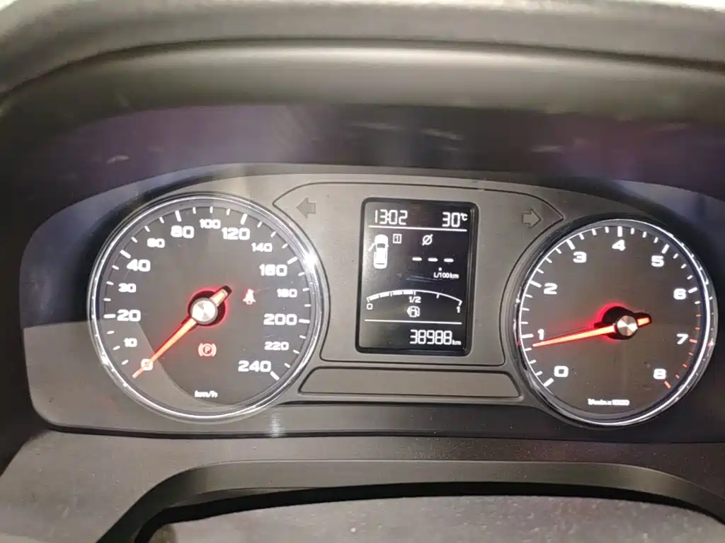 Roewe i6 Classic — миниатюра 12