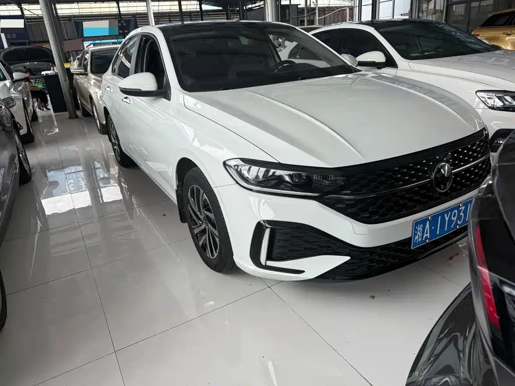 Volkswagen Lavida — миниатюра 2