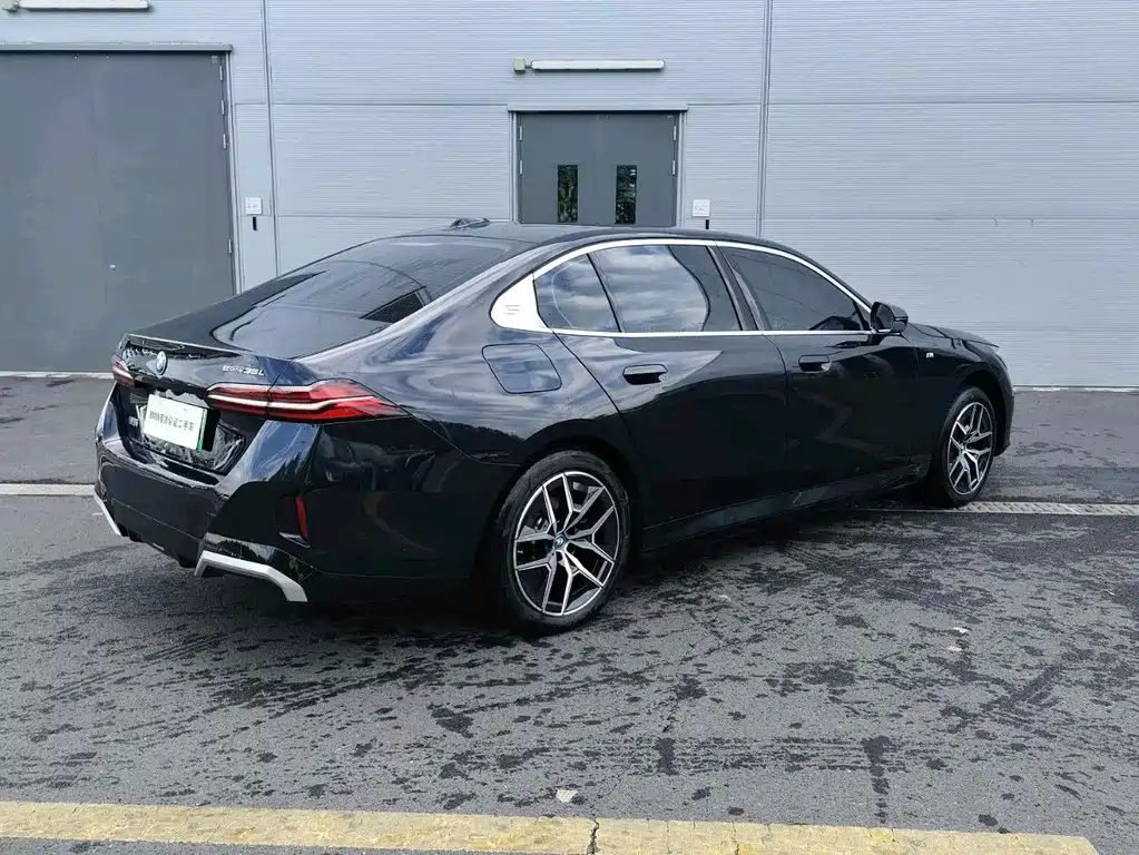 BMW i5 — миниатюра 13