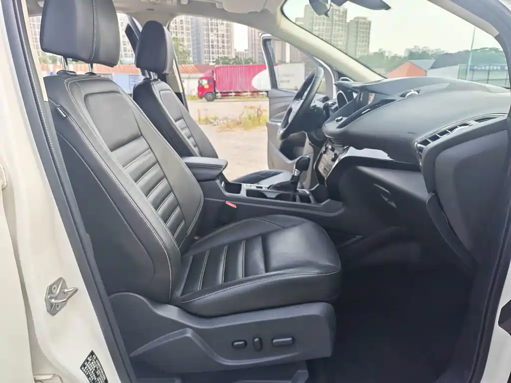 Ford Kuga — миниатюра 10