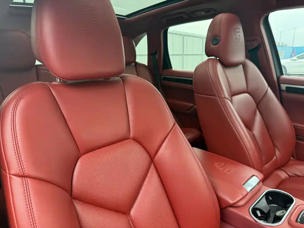 Porsche Cayenne — миниатюра 17