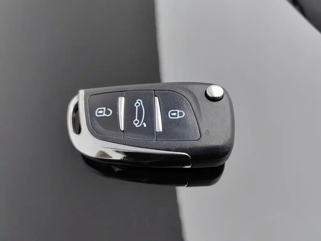 Chevrolet Captiva — миниатюра 19