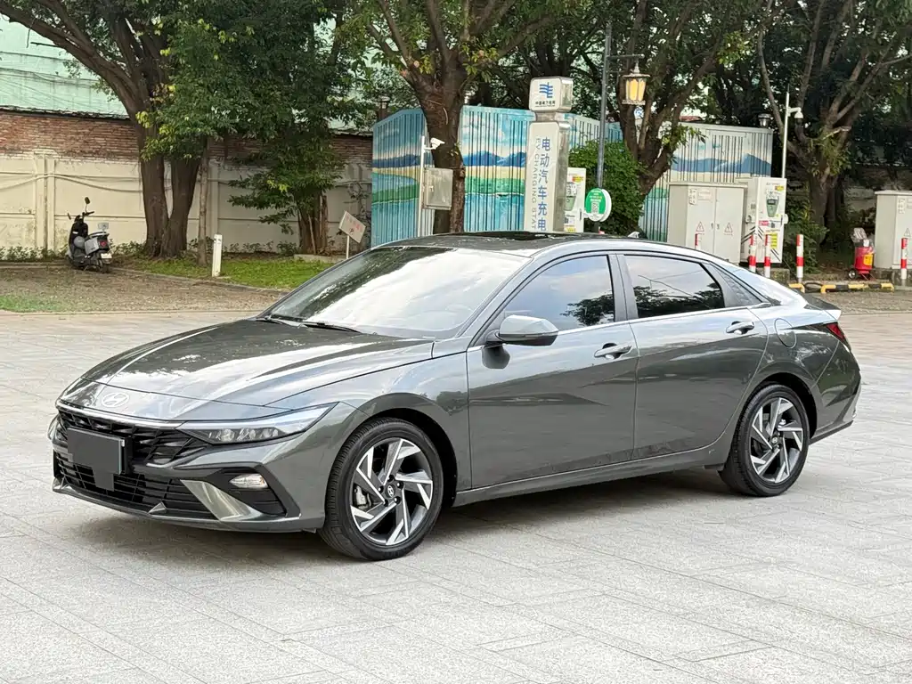 Hyundai Elantra — миниатюра 8