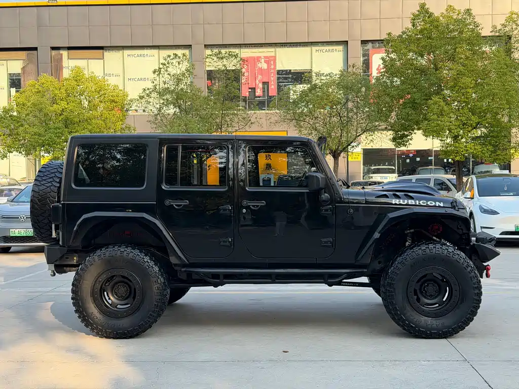 Jeep Wrangler — миниатюра 10