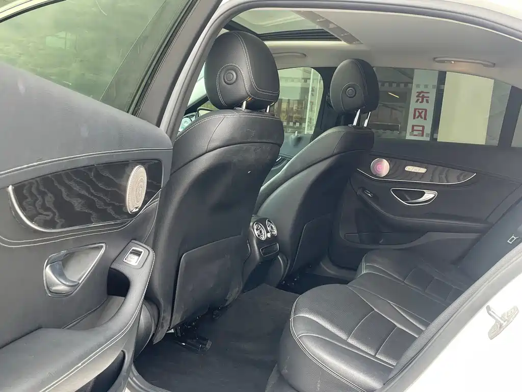 Mercedes-Benz C-Class — миниатюра 5