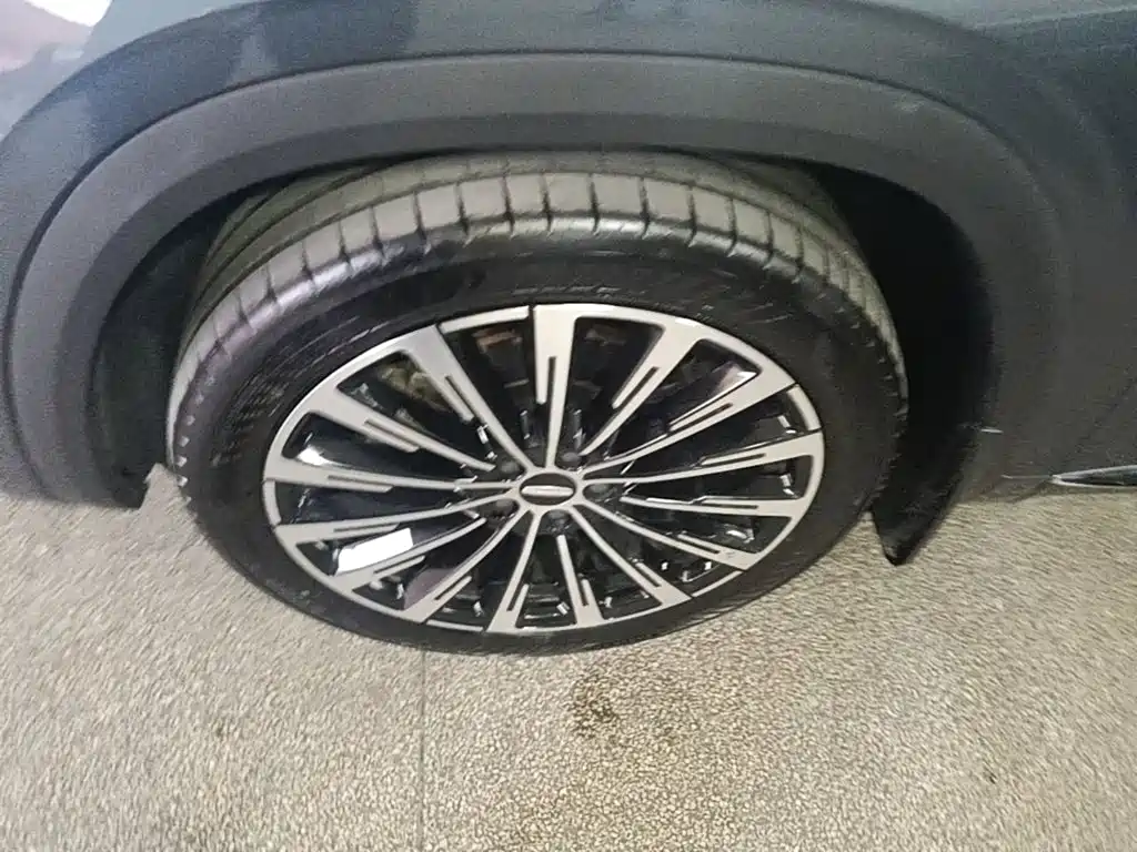 Geely Xingyue L — миниатюра 23