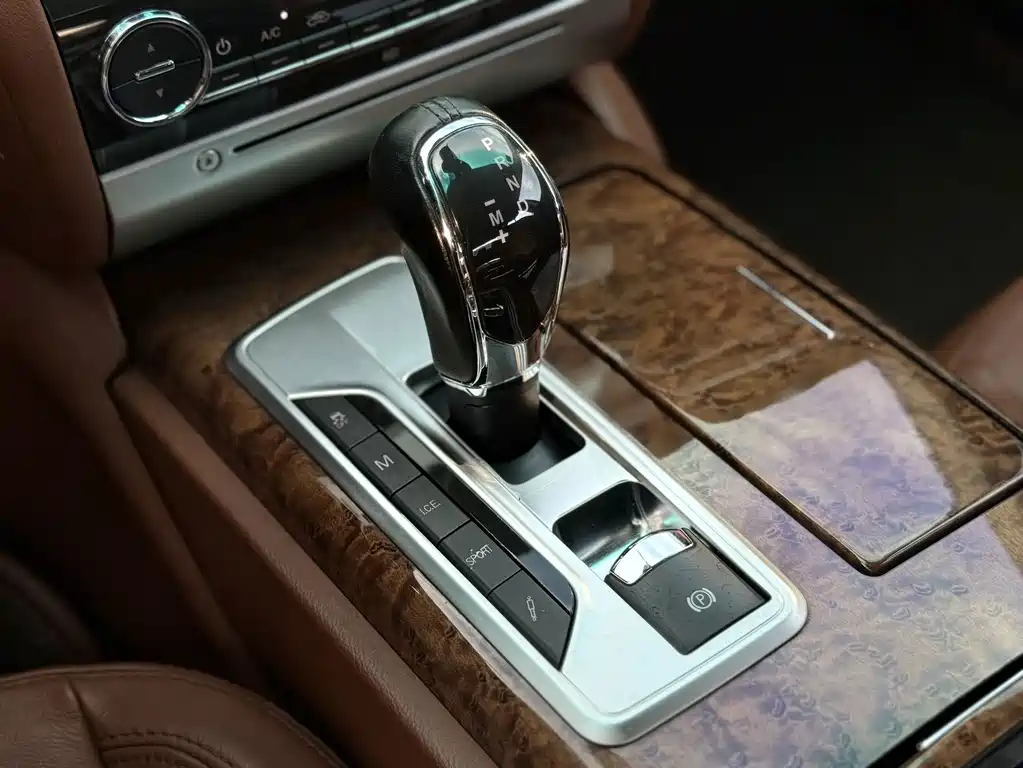 Maserati Quattroporte — миниатюра 14