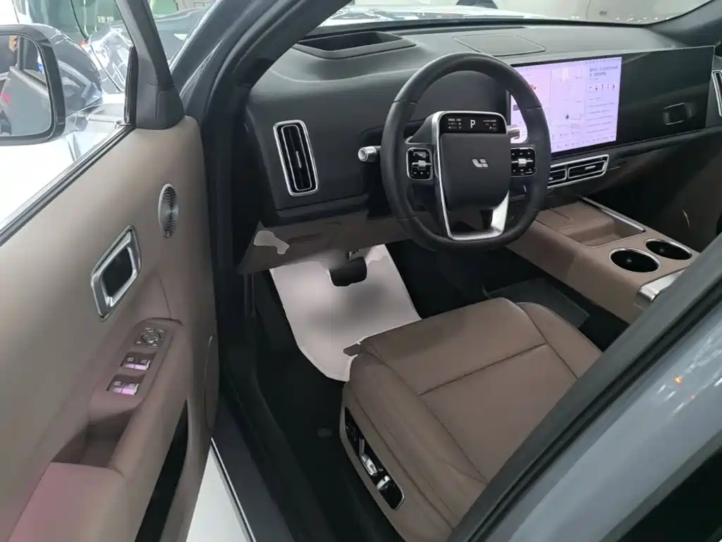 Li Auto Li L8 — миниатюра 16