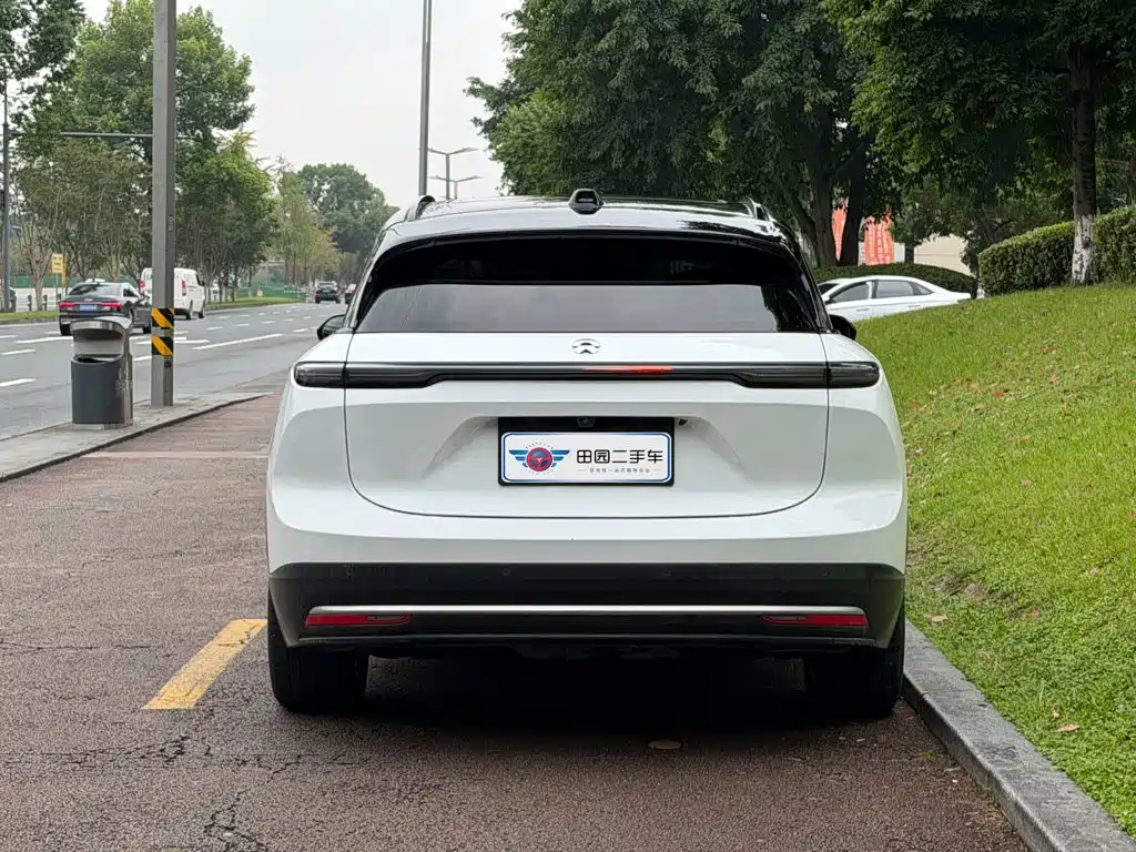 NIO ES6 — миниатюра 5