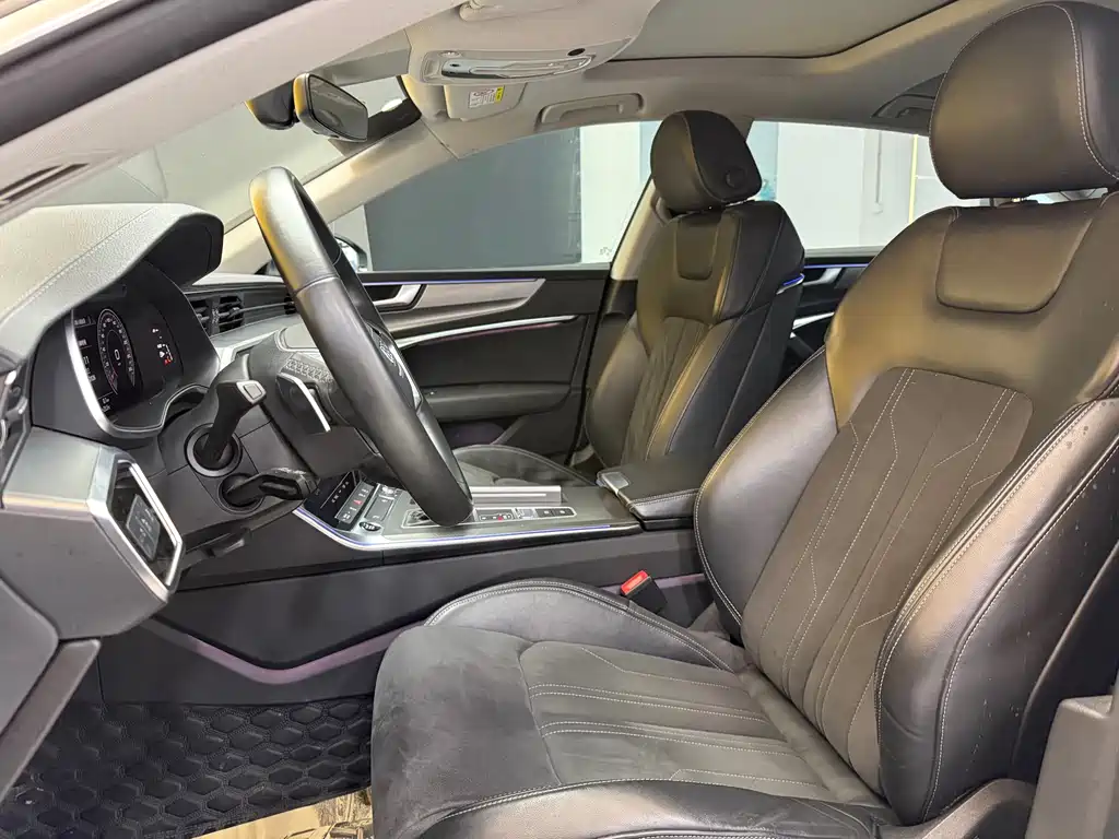 Audi A7L — миниатюра 9