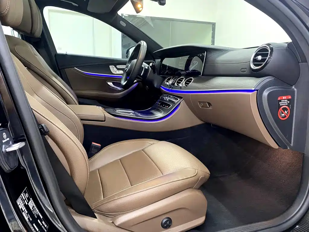 Mercedes-Benz E-Class — миниатюра 11