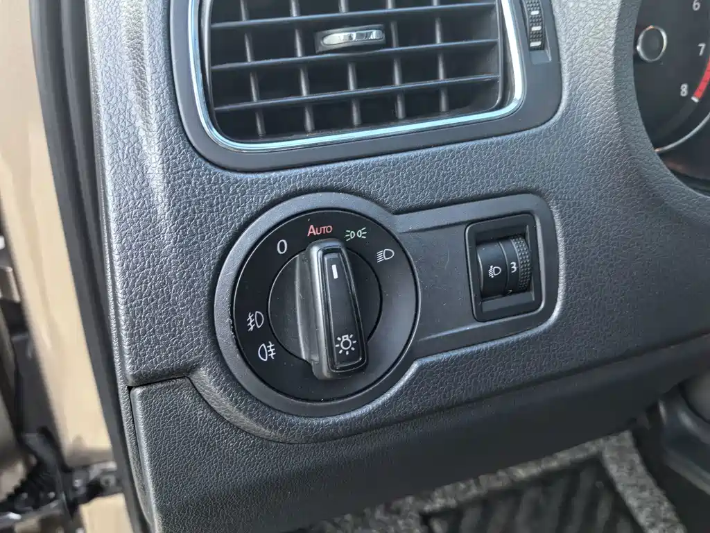 Volkswagen Polo — миниатюра 14