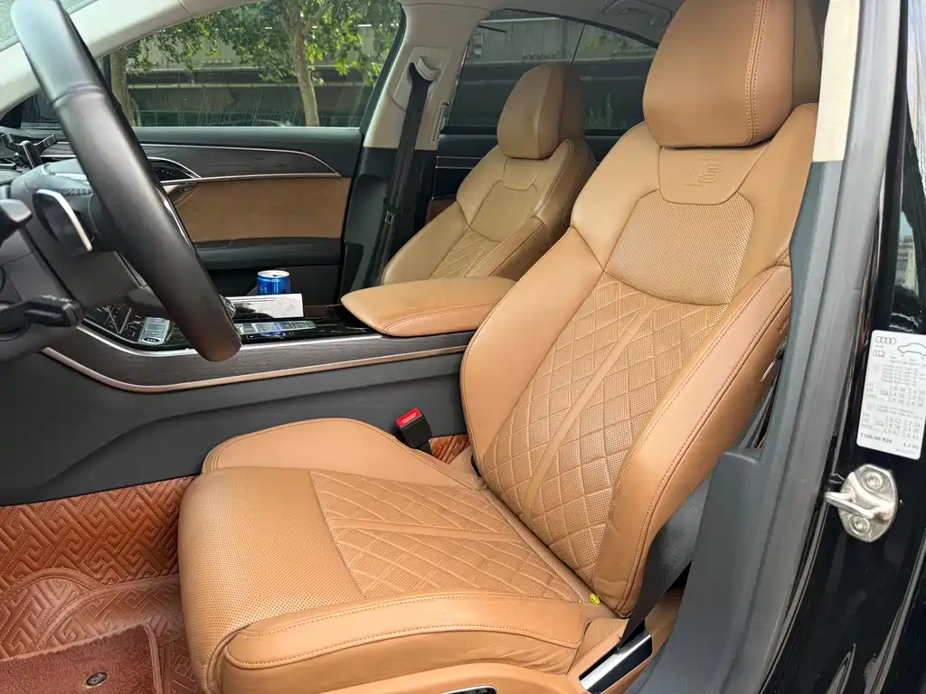 Audi A8 — миниатюра 10