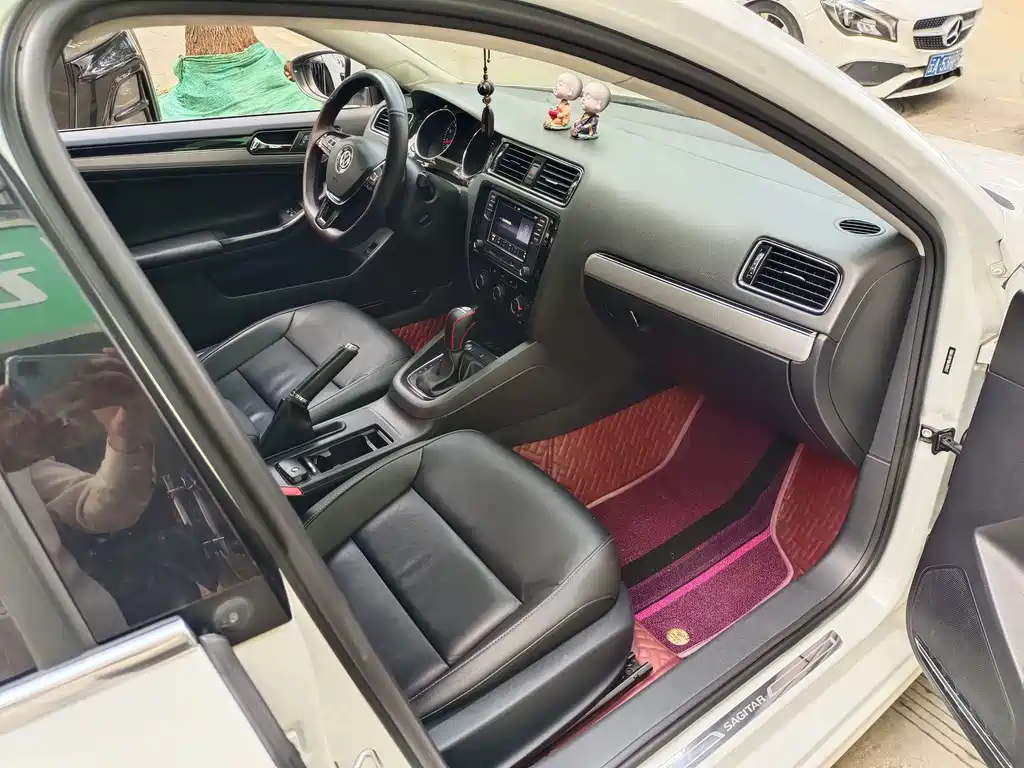 Volkswagen Sagitar — миниатюра 5