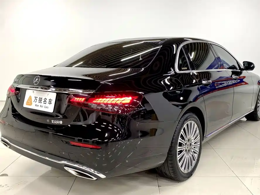 Mercedes-Benz E-Class — миниатюра 3