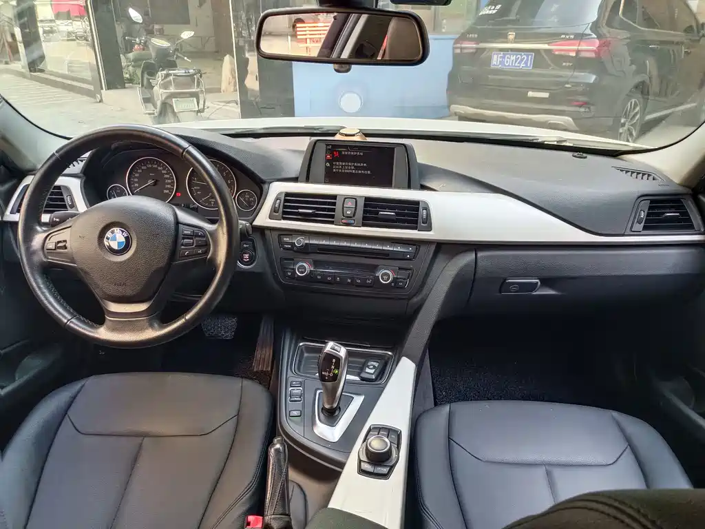 BMW 3 Series — миниатюра 9