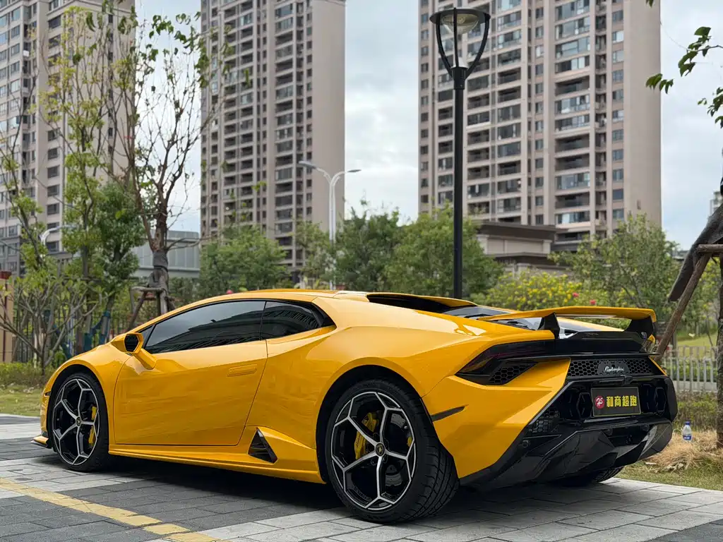 LAMBORGHINI HURACÁN