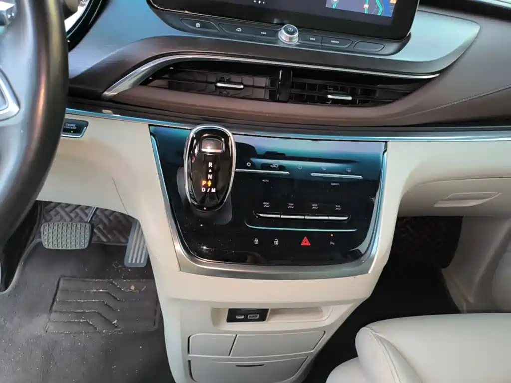 Buick GL8 — миниатюра 14
