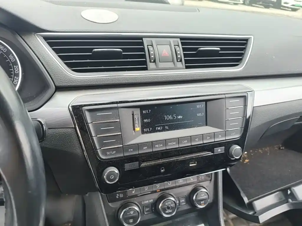 Skoda Superb — миниатюра 13