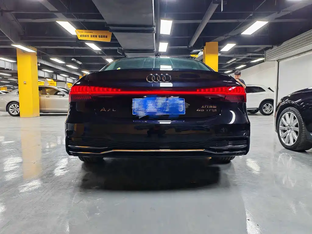 Audi A7L 2024 45TFSI S-line