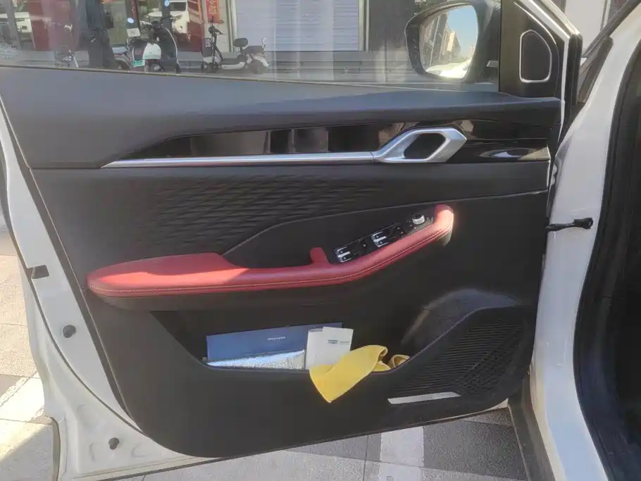 Geely Binyue — миниатюра 7