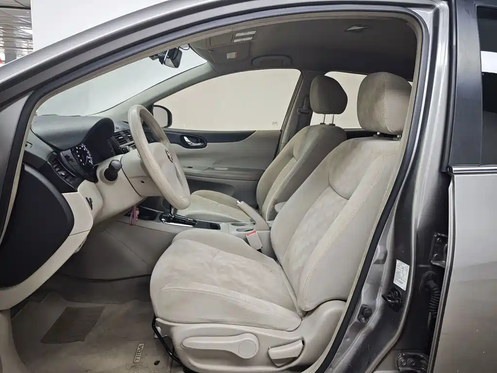 Nissan Tiida — миниатюра 7
