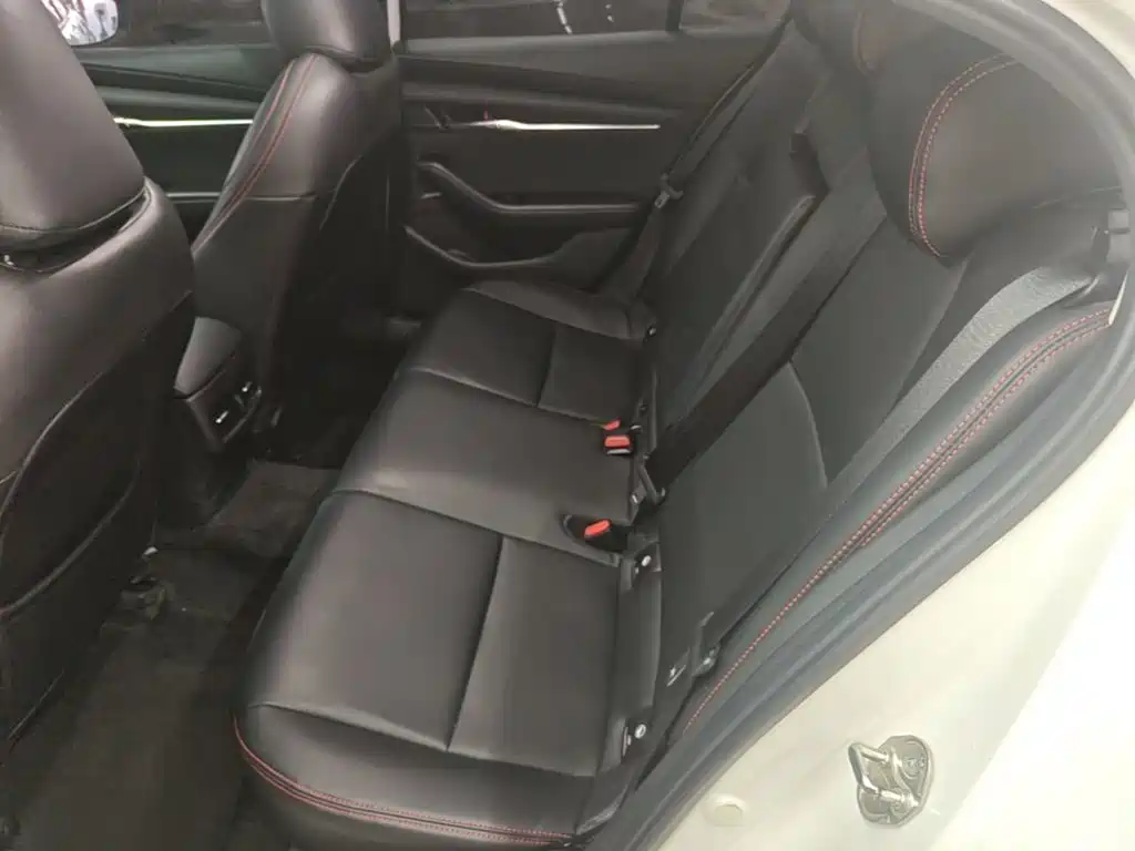 Mazda 3 Axela — миниатюра 17