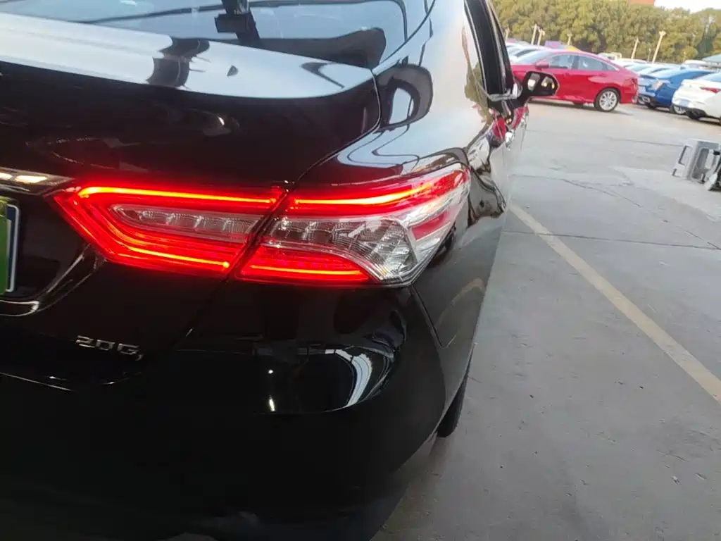 Toyota Camry — миниатюра 8