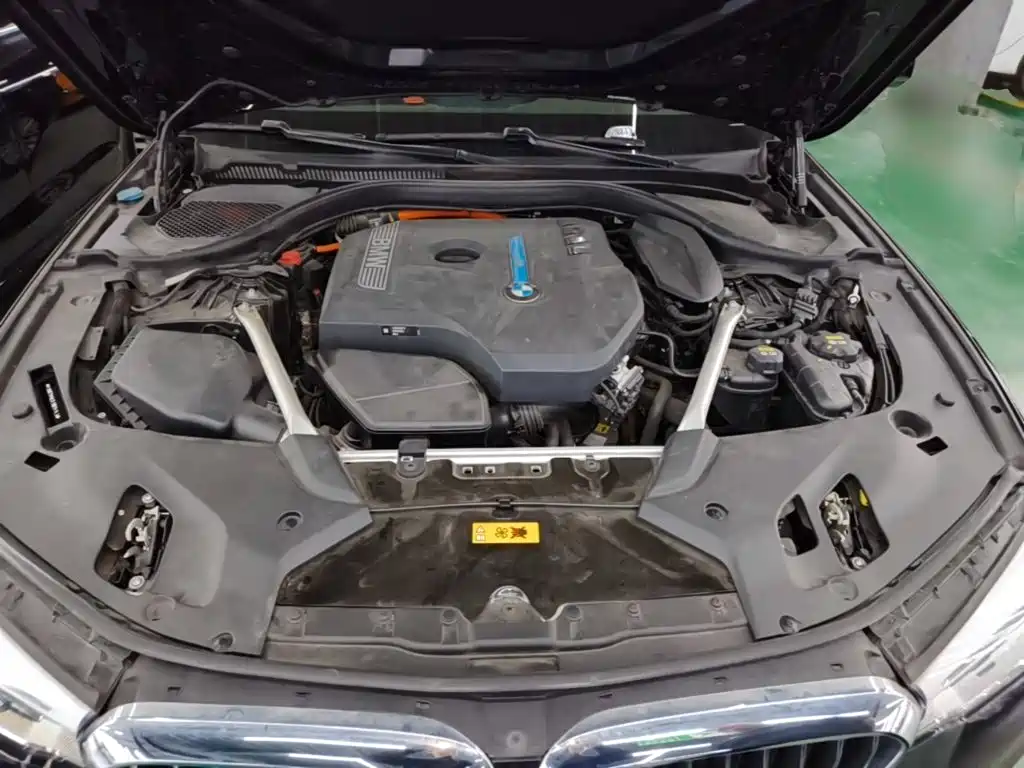 BMW 5 Series New Energy — миниатюра 20