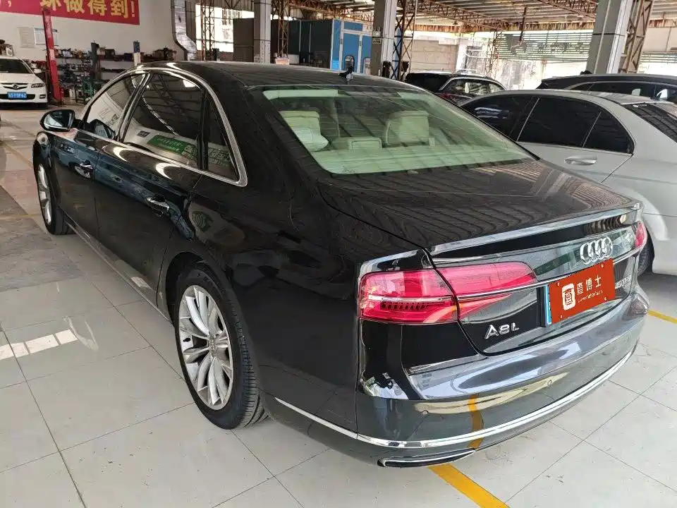 Audi A8 — миниатюра 3