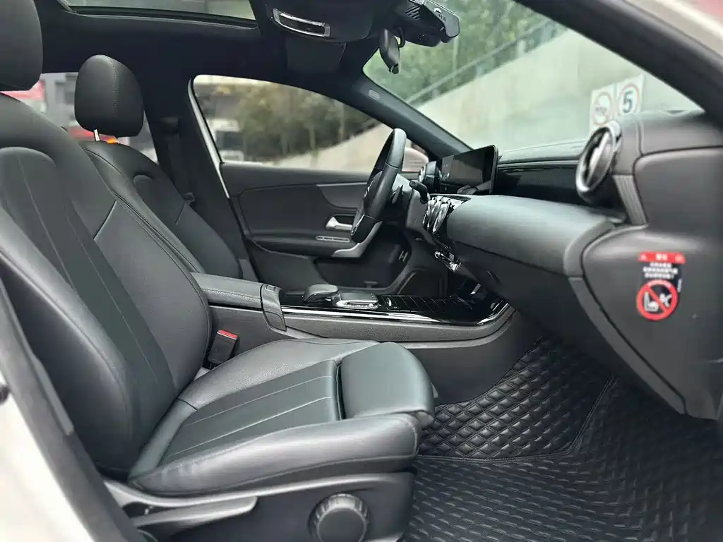 Mercedes-Benz A-Class — миниатюра 6