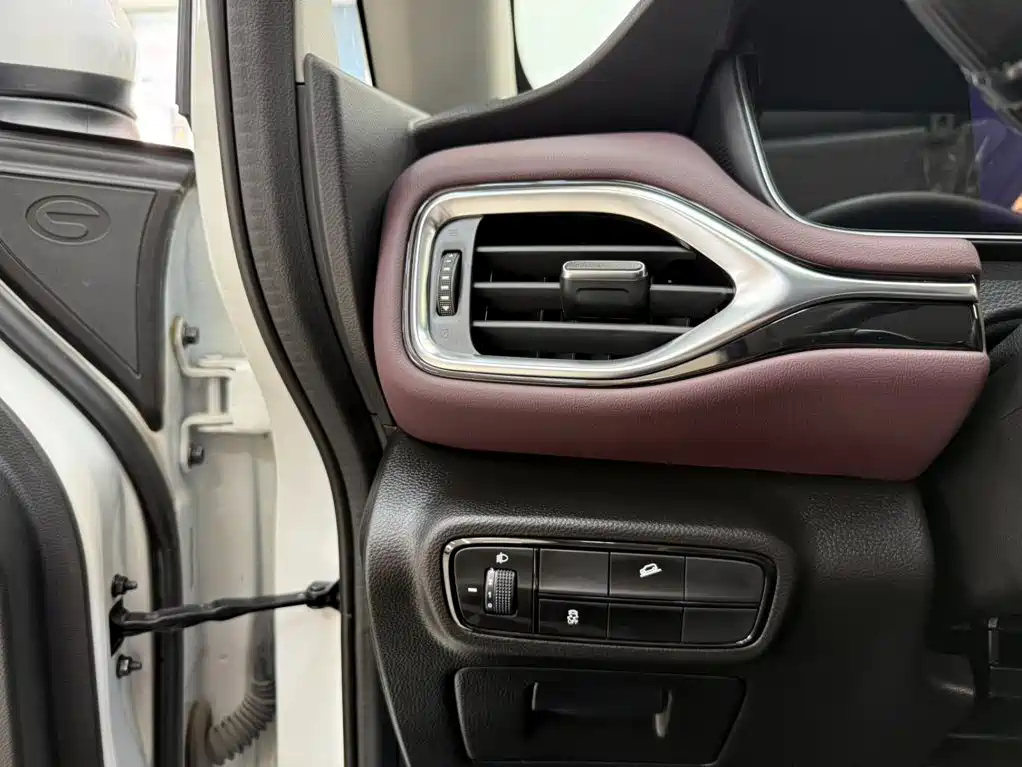 GAC Motor Trumpchi M6 — миниатюра 9