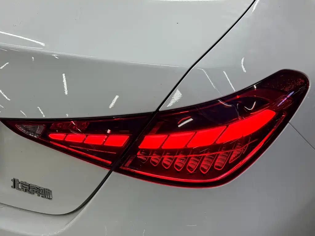 Mercedes-Benz C-Class — миниатюра 12