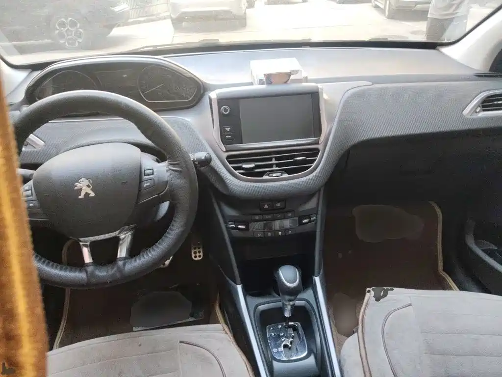 Peugeot 2008 — миниатюра 5