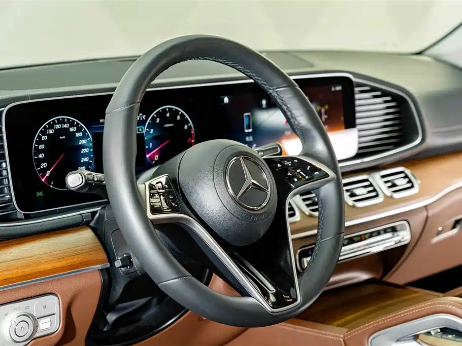 Mercedes-Benz GLE (Import) — миниатюра 11