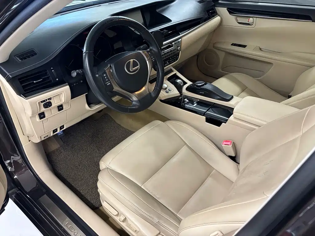 Lexus ES — миниатюра 8