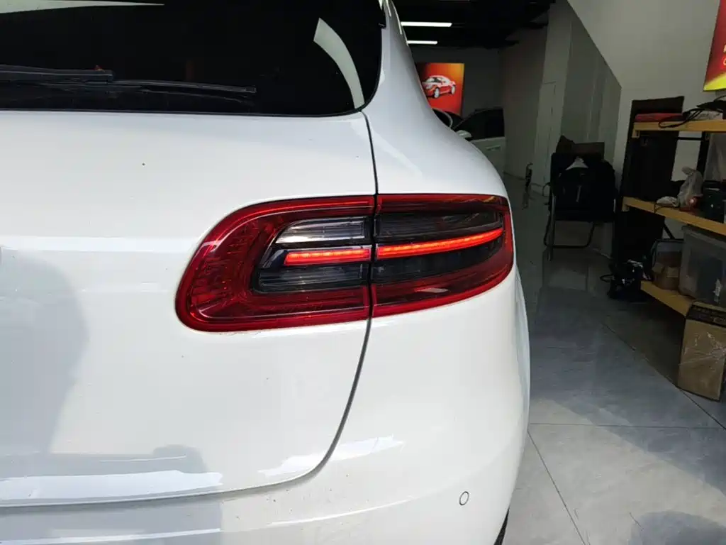 Porsche Macan — миниатюра 8