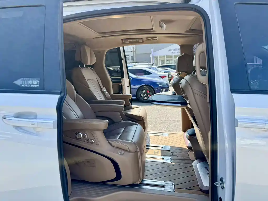 Buick GL8 — миниатюра 6