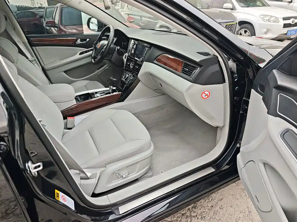 Hongqi Hongqi H7 — миниатюра 10