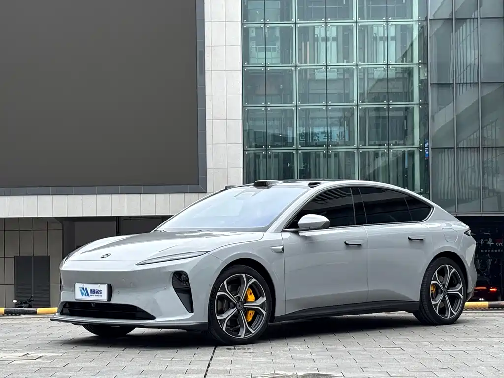 NIO ET5