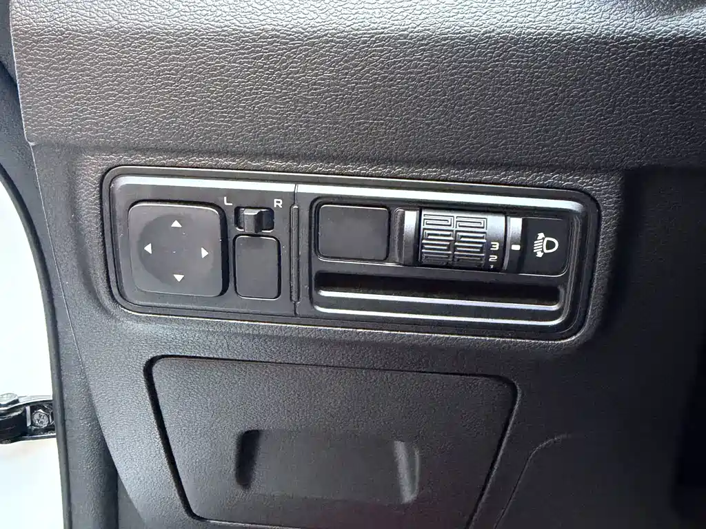 Geely Vision X3 — миниатюра 9